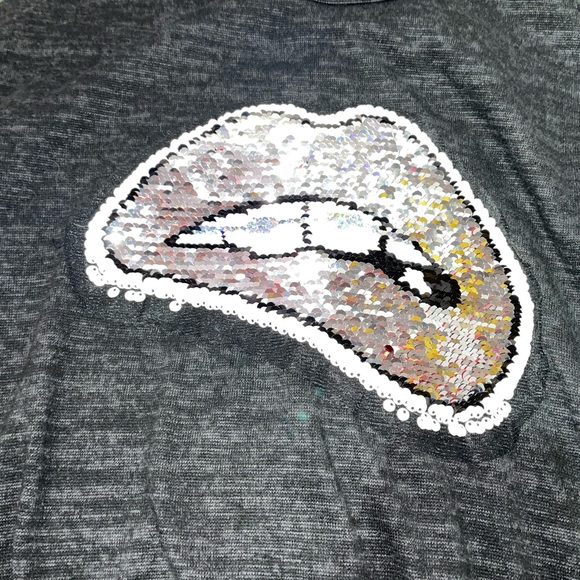 NWOT GORGEOUS SEQUENCE LIPS TOP - Picture 4 of 8